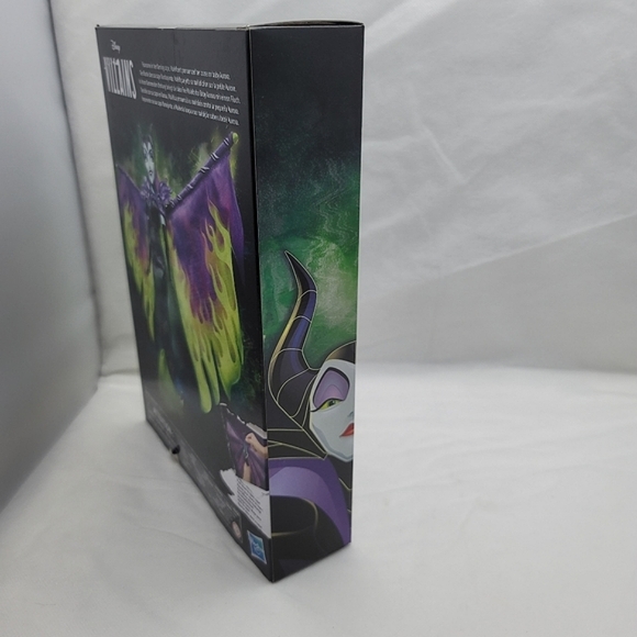 Disney Villains Maleficent's Flames of Fury Doll - Picture 3 of 6